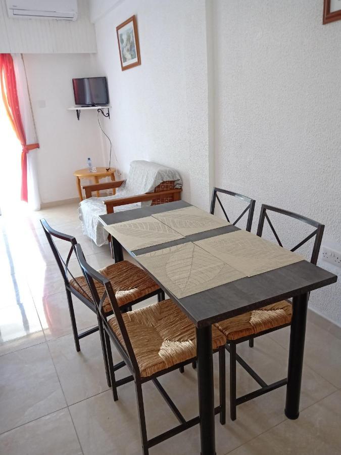 1 Bedroom Apartment 拉纳卡 外观 照片